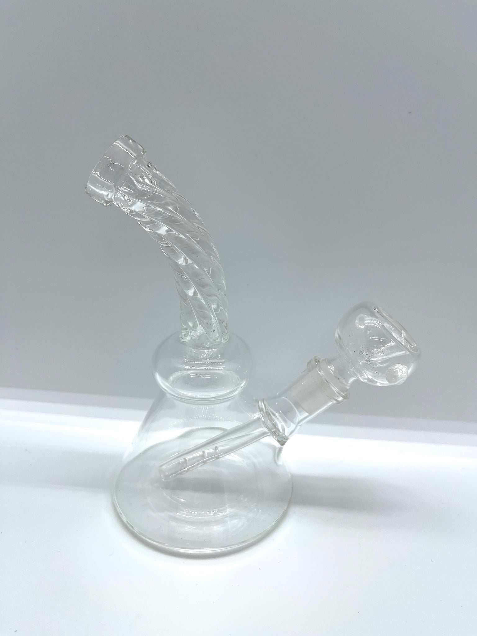 Twisted Neck Bong